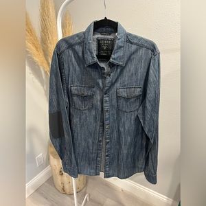 Men’s Guess shirt